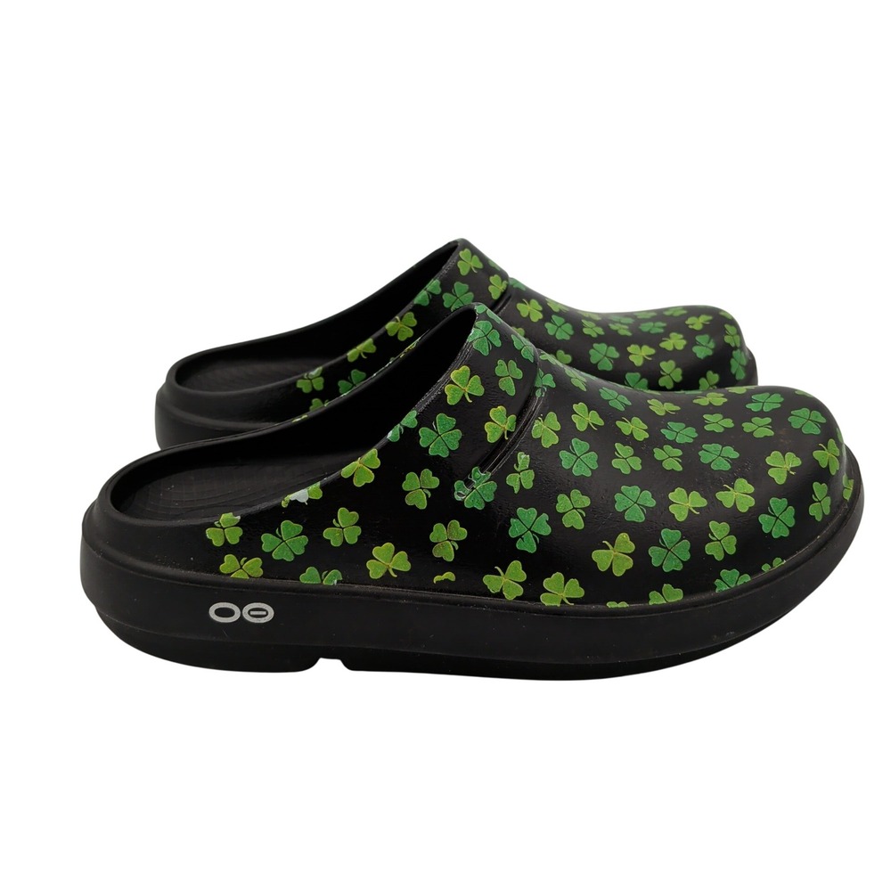 Oofos OOCloog Luxe Black Green Shamrock Clover Recovery Clogs Womens 8 Mens 6